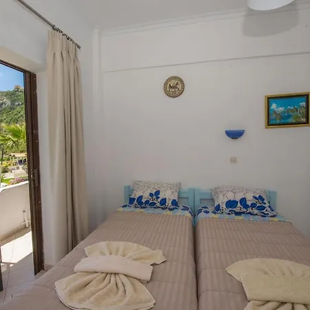 Spiros And Polyxeni *