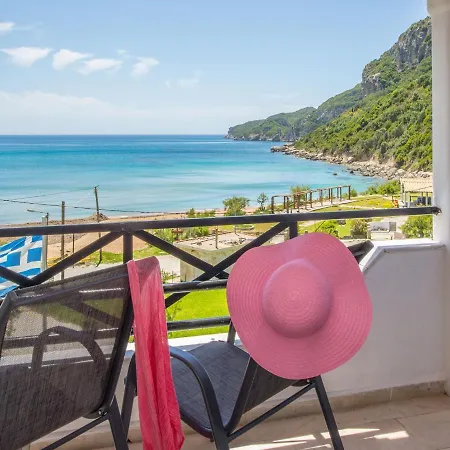 Spiros And Polyxeni Afión