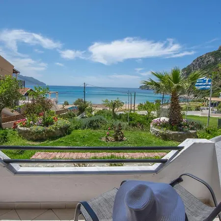 Spiros And Polyxeni Afión