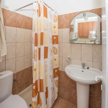 Spiros And Polyxeni Afión