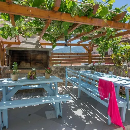 Spiros And Polyxeni 公寓 *