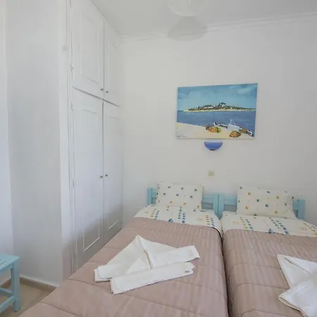 Spiros And Polyxeni Afión