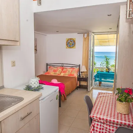 Spiros And Polyxeni 公寓 *