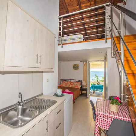 公寓 Spiros And Polyxeni *